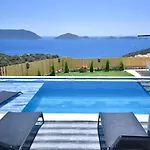 Seaview Luxury In 别墅