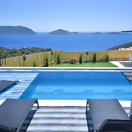 Seaview Luxury In Вілла