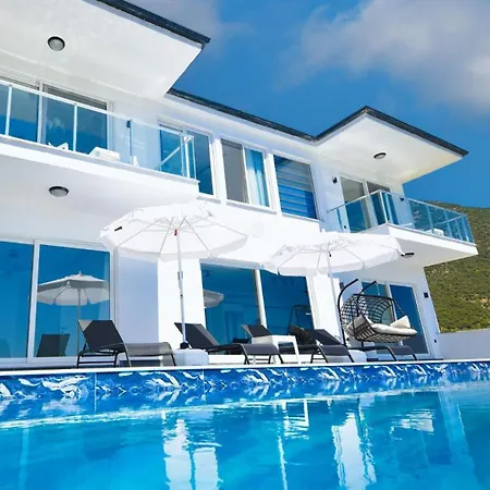 Seaview Luxury In Вілла